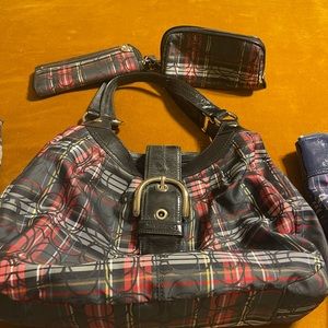 Coach purse with matching wallet and make up bag